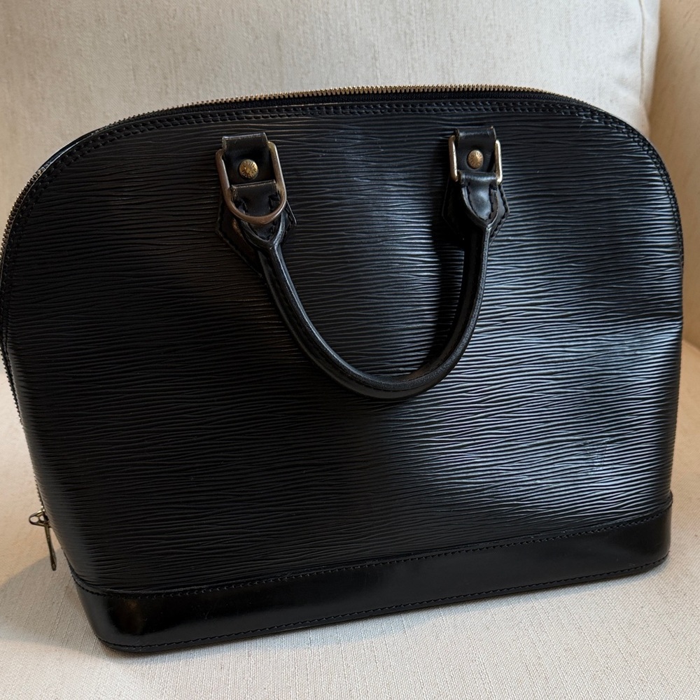 Louis Vuitton Black Alma Handbag EPI Leather PM